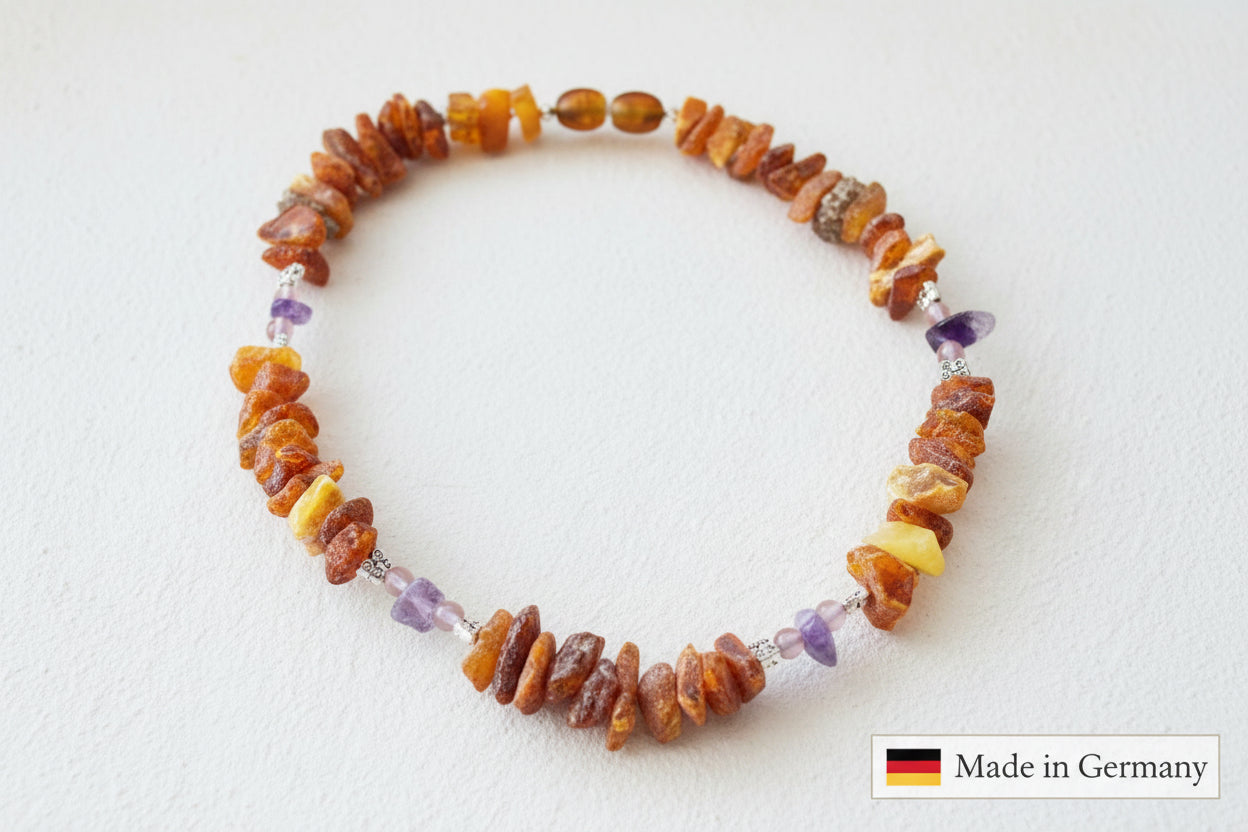 Amberdog® Bernsteinkette mit Sugilith & Rosenquarz – Handgefertigtes Einzelstück für Hunde (29 cm)