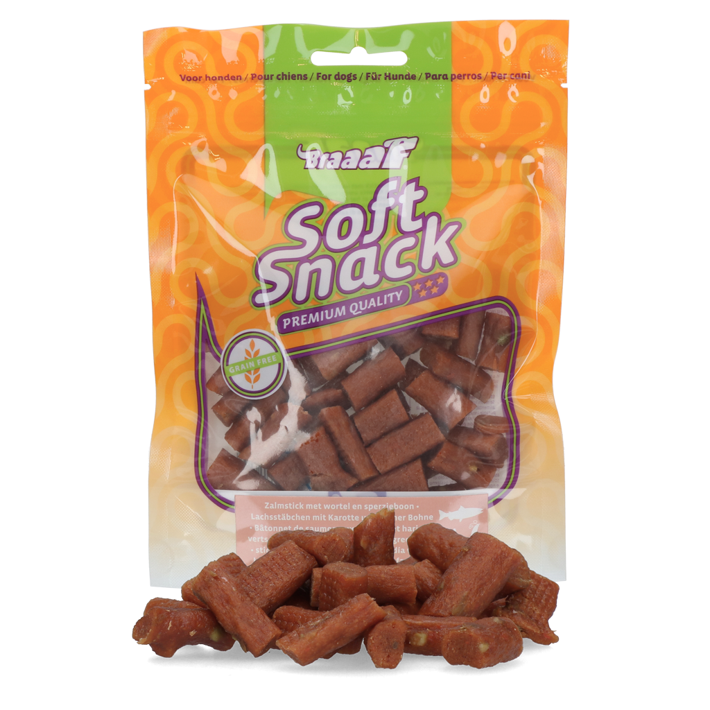 Braaaf Soft Snack Lachsstabchen mit Karotten und grunen
