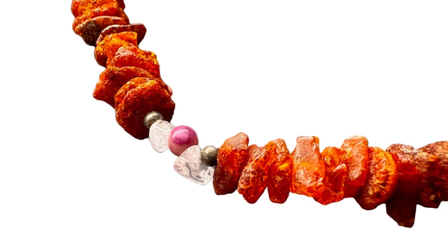 Amberdog® Bernsteinkette mit Sugilith & Rosenquarz – Handgefertigtes Einzelstück für Hunde (29 cm) - TierVita
