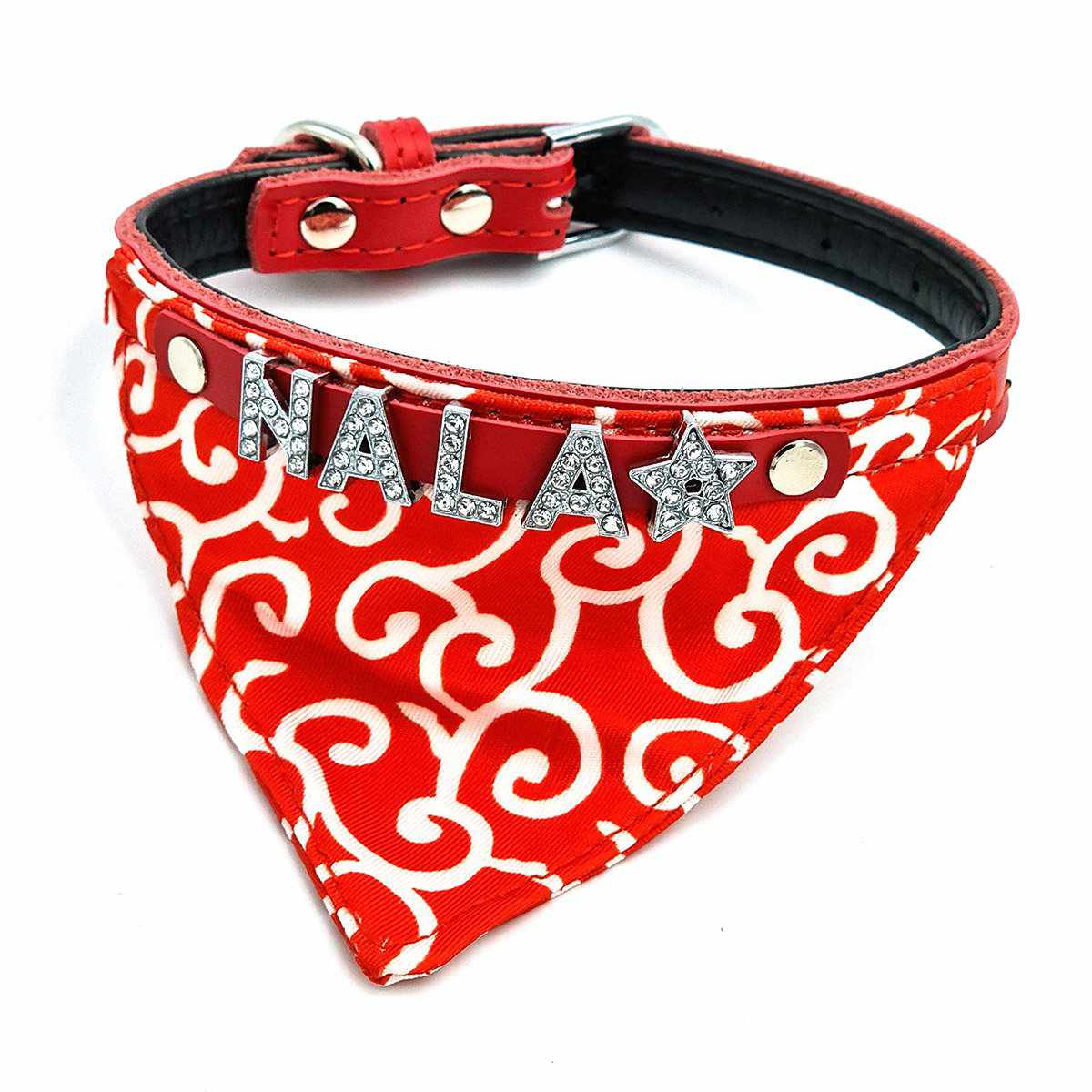 Hundehalstuch mit Namen und Hundehalsband aus echtem Leder. Besetzt mit glitzer Strass-Buchstaben