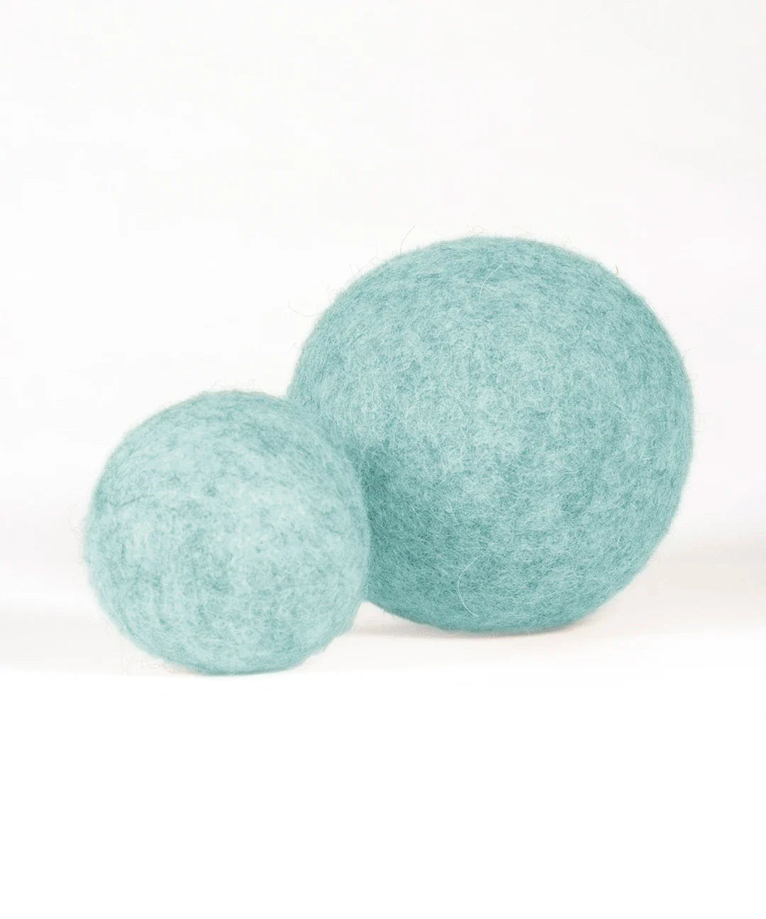 BUDDY. Hundespielzeug aus Schafwolle "Ball" - Mint - TierVita
